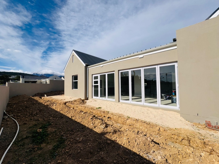To Let 3 Bedroom Property for Rent in Somerset Lakes Western Cape